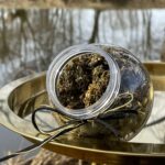 Fermentuoti kanapių lapai ir žiedai