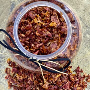 Dried tomatoes, chopped