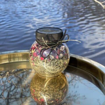 Зеленый чай сенча с красными розами